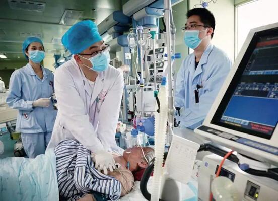 論ICU病房，對(duì)講機(jī)通信撐起救援“生命線”